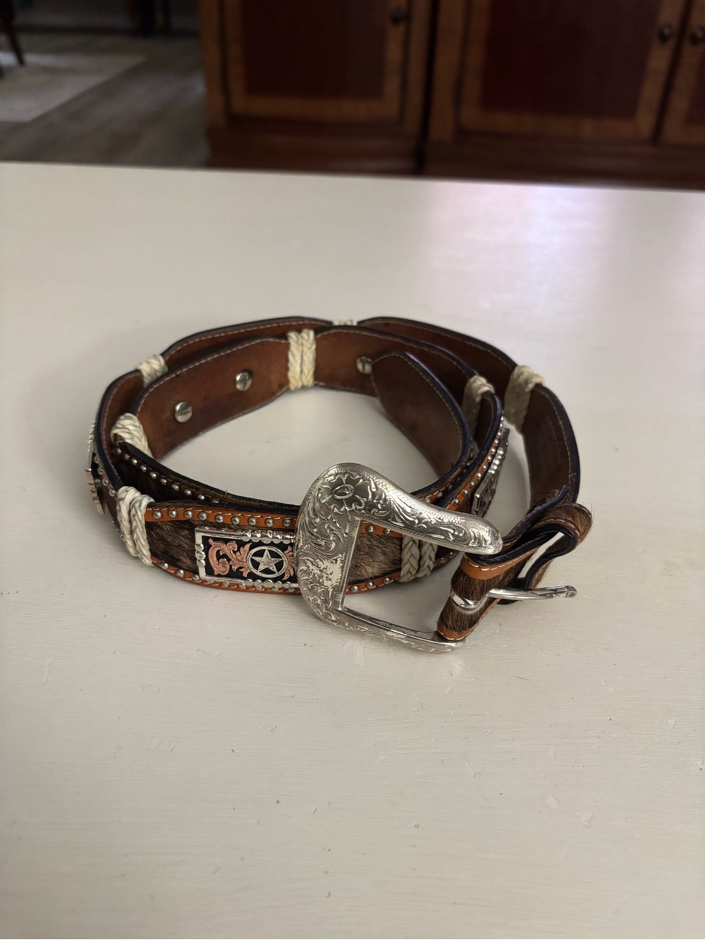 Western-Inspired Brown Cowhide Leather Unisex Belt with Silver Buckle 34 - 36”